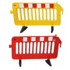 Valla Plastica Delimitadora Con Reflectivo - Medida 2Mt De Largo X 1Mt De Alto - Color Rojo - Art. 7228-R - Marca Cd.